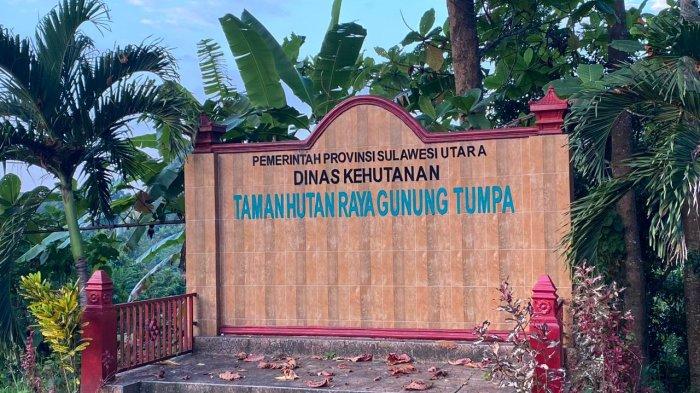 Objek Wisata Taman Hutan Raya Gunung Tumpa yang berlokasi di Tongkaina, Kecamatan Bunaken, Kota Manado, Sulawesi Utara