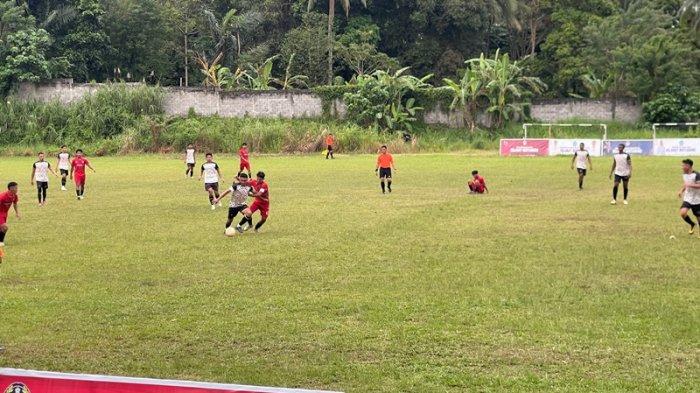 PIALA MINUT - Pertandingan terakhir putara 8 besar Sepak Bola Piala Minahasa Utara (Minut) 2025 antara Tornado Tontalete vs Rengers Elit Warisa, Sabtu (10/5/2025). Rengers Elit Warisa lolos ke semifinal.