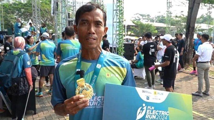 Juara 1 kategori master (40 tahun ke atas) jarak 10K Pria PLN Electric Run 2024, Bambang Oktovianus merasa para peserta sangat antusias mengikuti ajang ini karena berlangsung dengan baik dan meriah.