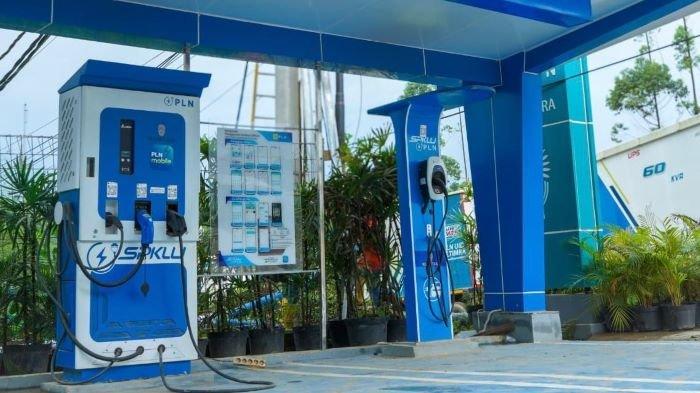 Stasiun Pengisian Kendaraan Listrik Umum (SPKLU) juga tersedia di Gardu Hubung Sementara PLN yang terletak di sekitar Kawasan Inti Pusat Pemerintahan (KIPP) IKN untuk melayani kebutuhan pengisian daya kendaraan listrik selama HUT RI ke 79 di IKN.