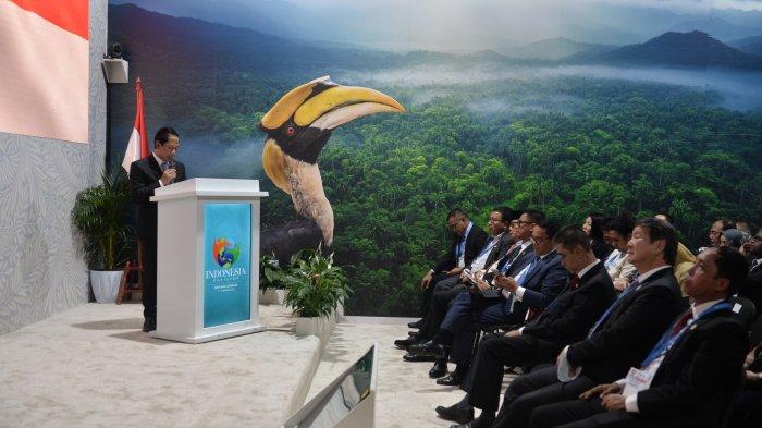Menteri Lingkungan Hidup, Hanif Faisol Nurofiq menambahkan lewat Paviliun Indonesia di COP 29, dirinya optimistis dapat menjadi wadah penting tidak hanya bagi Indonesia tapi seluruh dunia untuk berkolaborasi bersama dan menemukan solusi mitigasi iklim.