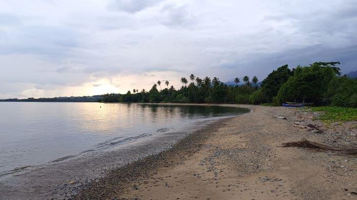 Senja di Pantai Biniha, Kabupaten Bolsel, Sulawesi Utara (Sulut).