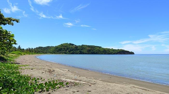 OBJEK WISATA - Pantai Ratatotok Timur di Kecamatan Ratatotok, Kabupaten Minahasa Tenggara (Mitra), Sulut. Pantai Ratatotok Timur belum banyak diketahui wisatawan.
