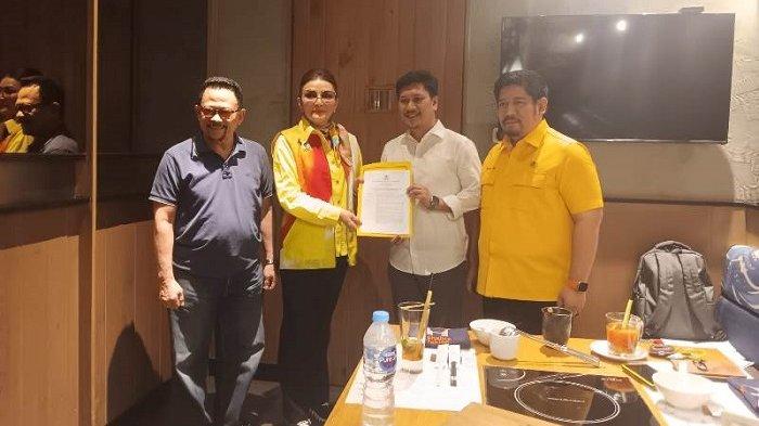 Partai Golkar Kotamobagu Sulawesi Utara resmi berlabuh ke pasangan Weny Gaib - Rendy Virgiawan Mangkat, Minggu (25/8/2025).
