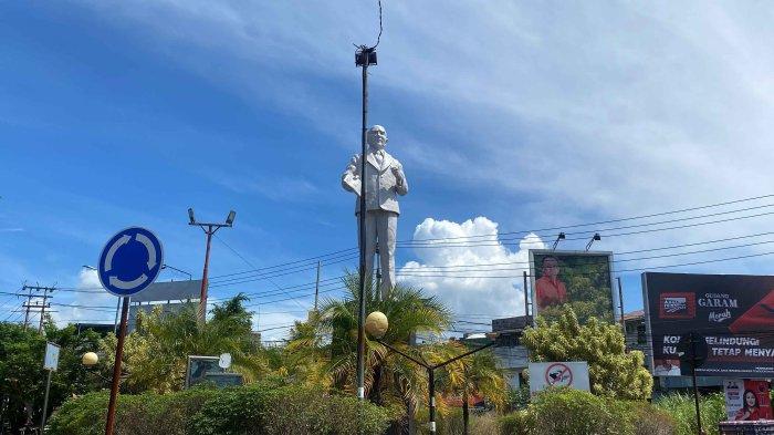Patung Sam Ratulangi di Ranotana, Sario, Manado Sulawesi Utara, Rabu (29/11/2023). (Foto: tribunmanado.co.id/Wendia Putra Paputungan)