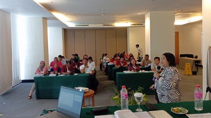 Pelatihan P3PD dari Dirjen Pemerintahan Desa Kemendagri Gelombang V hari ke 3 di Hotel Peninsula Manado, Sulawesi Utara.