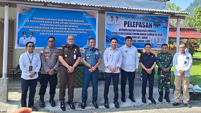 Pelepasan Distribusi Bantuan Pangan Beras Pemerintah. Foto 4