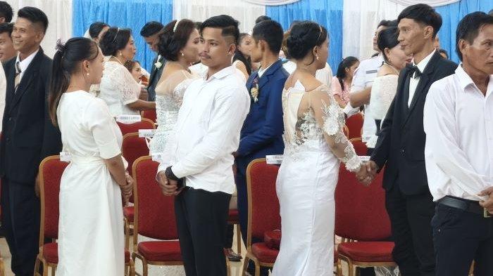 SAKSI: Gubernur YSK bertindak sebagai saksi dari mempelai laki-laki, sedangkan saksi mempelai perempuan diwakili oleh Bupati atau Wali Kota masing-masing daerah, di Pemprov Sulut, Rabu 30 April 2025.