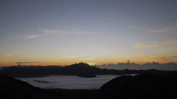 Penampakan Samudera Awan dari puncak Gunung Ambang, Boltim, Sulawesi Utara.