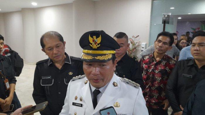 Penjabat Bupati Minahasa Jemmy Kumendong