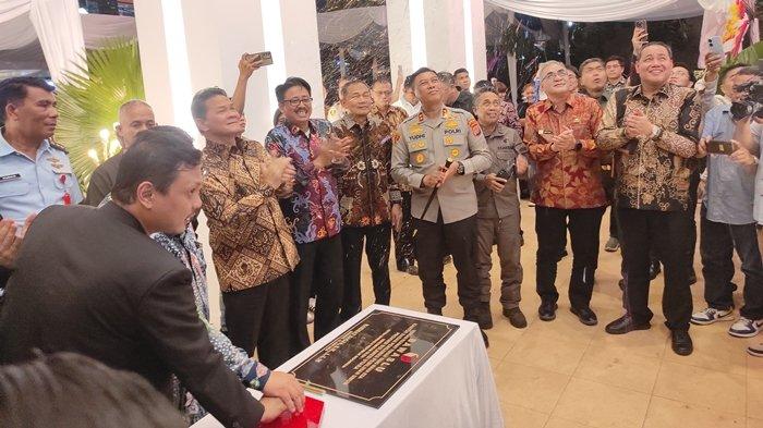 Peresmian kantor Bawaslu Sulawesi Utara yang baru di Jalan Sam Ratulangi Manado, Kamis (13/6/2024). 
