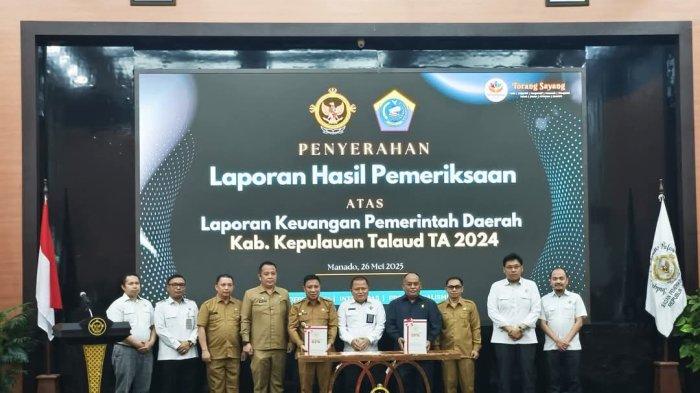 PENGHARGAAN - Pj. Bupati Kepulauan Talaud Dr. Fransiscus Engelbert Manumpil, S.Pi., M.Env.Mgmt, didampingi oleh jajaran Forkopimda
