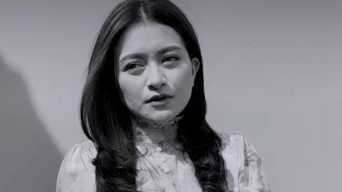 Potret Nathalie Holscher dengan penampilan tanpa hijab.