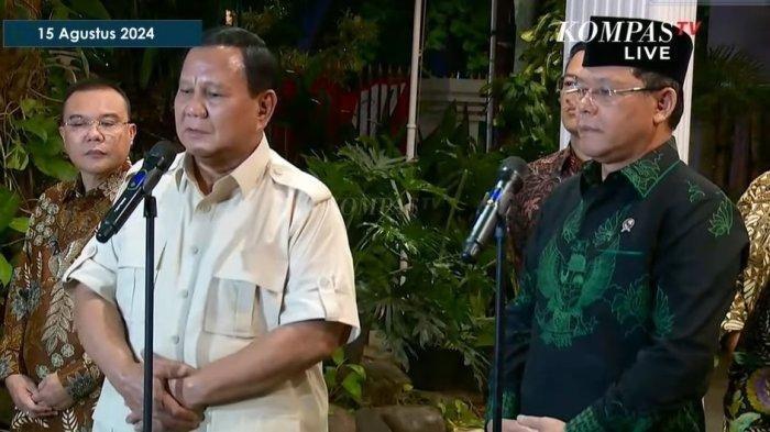 Prabowo Subianto menerima kedatangan Plt Ketua Umum PPP Muhammad Mardiono di kediaman pribadinya, Jalan Kertanegara, Jakarta Selatan, Kamis (15/8/2024), beberapa saat setelah Ketua Umum Partai NasDem Surya Paloh.