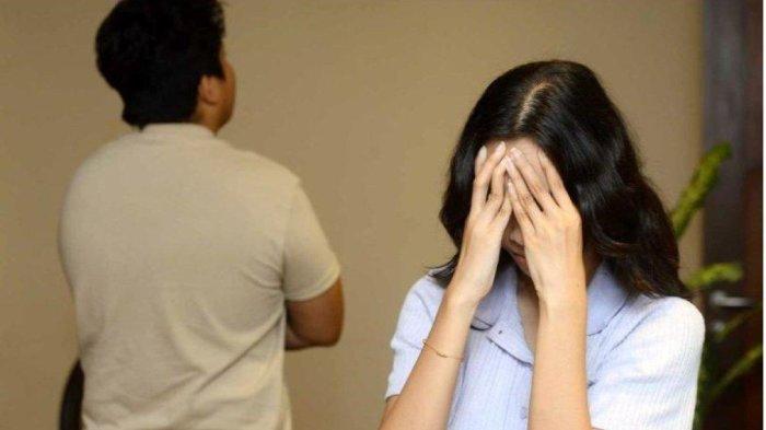 Pria mengungkap rumah tangganya hancur hingga berujung perceraian setelah istrinya menghadiri reuni sekolah.