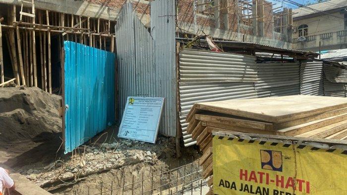 Progress Pembangunan Drainase di Jl.Yos Sudarso Manado Sulawesi Utara pada Senin (11/12/2023).