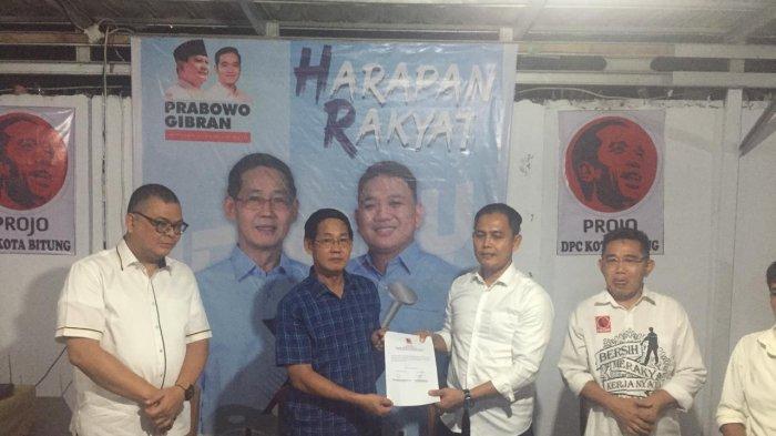Projo Sulawesi Utara (Sulut) menyatakan dukungannya kepada pasangan calon (paslon) Hengky Honandar dan Randito Maringka untuk Pilkada Kota Bitung.