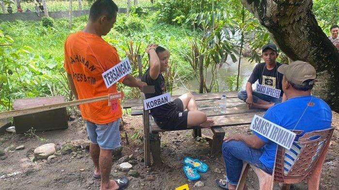 Rekonstruksi kasus pembunuhan di desa Togid, Kecamatan Tutuyan, Kabupaten Boltim, Provinsi Sulawesi Utara