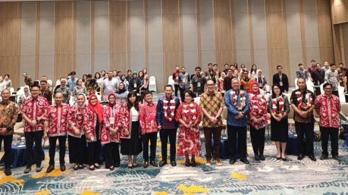 SEMINAR - Seminar Peningkatan Profesionalisme dan Pembuatan Akta Koperasi Ikatan Notaris Indonesia yang diikuti ratusan notaris dan calon noraris di Manado, Sabtu (28/6/2025). INI Sulut menyebut 65 persen Koperasi Merah Putih di Sulut sudah 65 persen berakta dan ber-SK Kementerian Hukum.