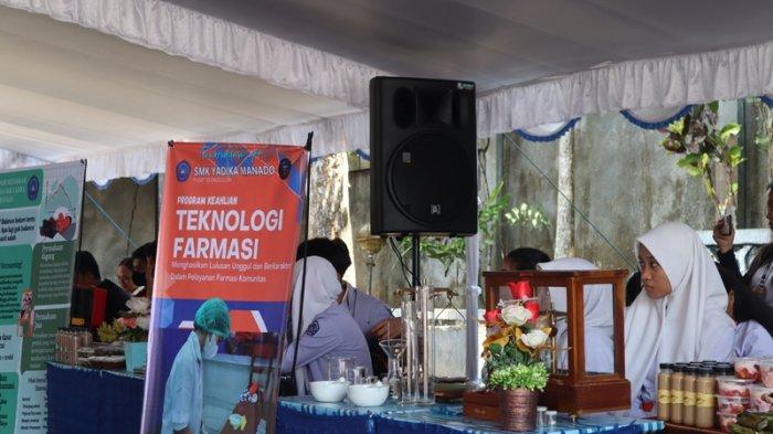 SMK Yadika Manado menggelar Job Fair dan Gelar Karya di Lobi Utama SMK Yadika Manado Sulawesi Utara,Kamis (26/10/2023).