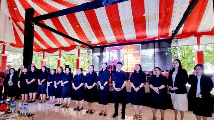 PENGUTUSAN PENDETA - Sebanyak 13 pendeta GMIM di Sulawesi Utara diutus untuk melakukan misi di sejumlah daerah terpencil. Diantaranya di daerah Papua,Kalbar dan Sultra.