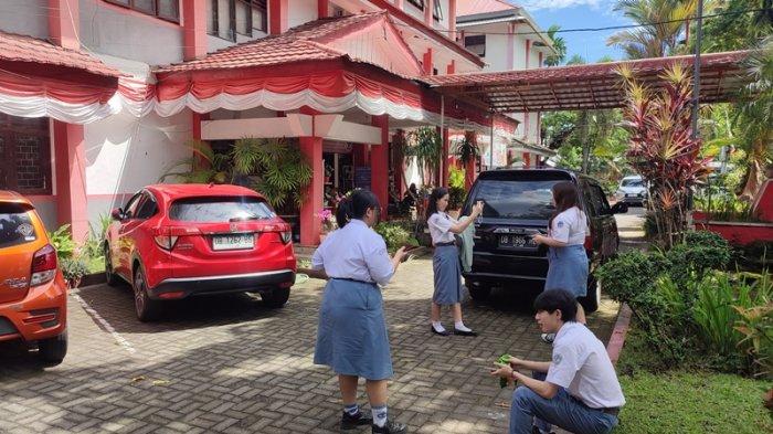 DAFTAR SMA - Ilustrasi Sekolah Menengah Atas (SMA) Negeri 1 Manado. Berikkut jumlah sekolah, guru, dan siswa SMA di Sulawesi Utara.
