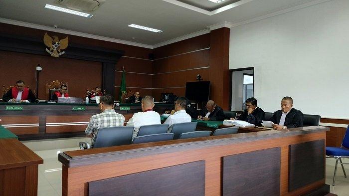 Sidang korupsi PT Air Manado.
