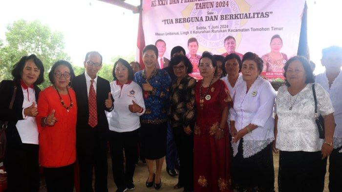 Staf Ahli Wali Kota Tomohon Bidang Pemerintahan dan Kemasyarakatan, Jeand'Arc Senduk Karundeng, menghadiri perayaan Hari Lanjut Usia Nasional 2024 dan HUT Lembaga Lansia Indonesia (LLI) ke-24 di Ma'Re'N Umbawanua, Kota Tomohon, Sulawesi Utara, Sabtu (1/6/2024).