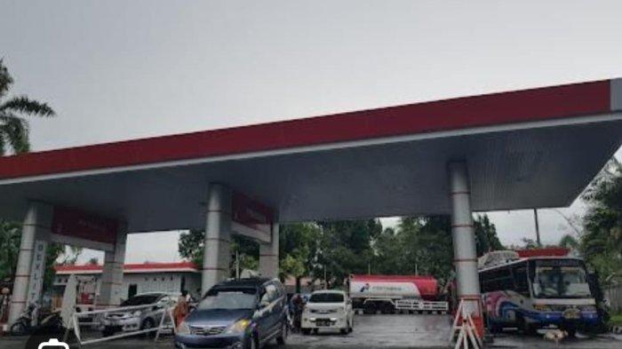 Suasana SPBU Tateli di Kabupaten Minahasa, Sulawesi Utara.