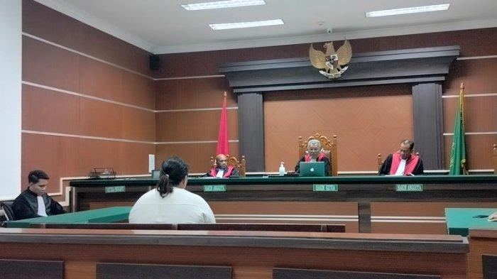 Suasana Sidang di PN Manado.