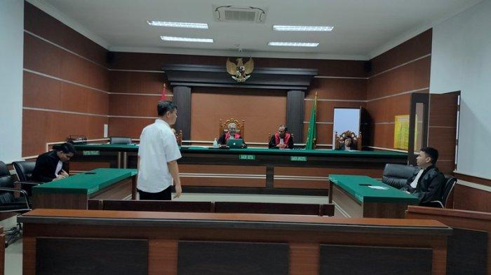 Suasana Sidang di PN Manado.