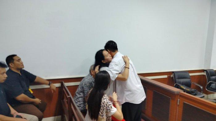 Suasana Sidang di PN Manado.