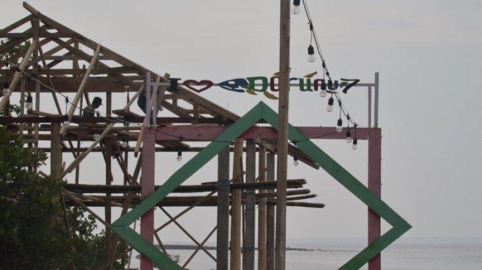 Suasana Wisata Darunu Mangrove Park yang berada di Kecamatan Wori Minahasa Utara Sulawesi Utara, Senin (6/11/2023).