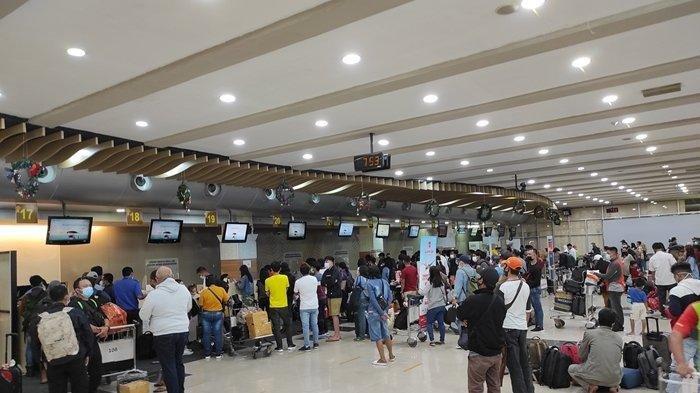 Suasana di Bandara Sam Ratulangi, Manado, Sulawesi Utara.