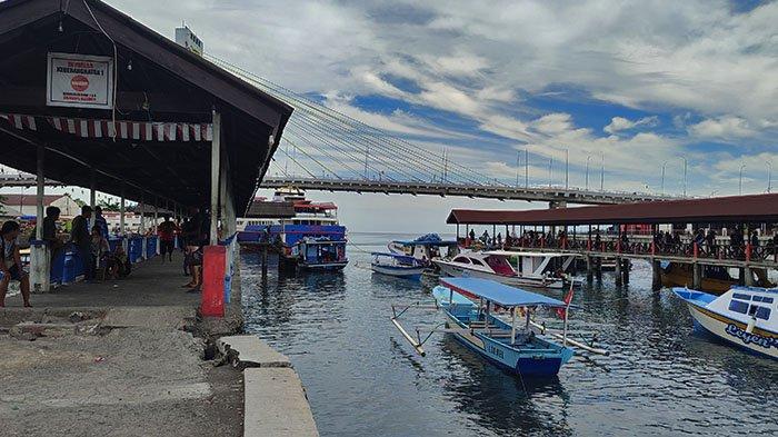 Suasana di Dermaga Kalimas, Kecamatan Wenang, Kota Manado, Sulawesi Utara. Sabtu (10/8/2024).