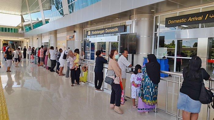 Suasana di Kedatangan Bandar Udara Sam Ratulangi, Manado, Sulawesi Utara (Sulut) Minggu (5/5/2024).