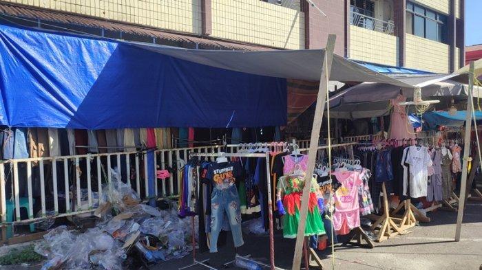 Suasana di Pasar 45 Manado Sulawesi Utara pada penghujung hari Natal 25 Desember 2023.
