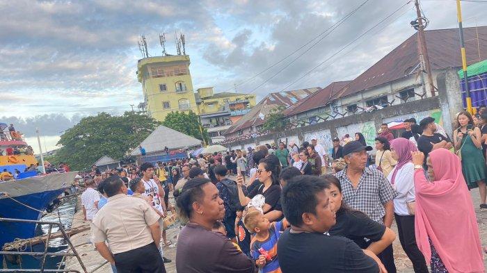 Suasana di Pelabuhan Manado, Sulawesi Utara hari ini Senin 8 Januari 2024