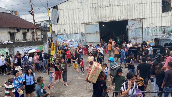 Suasana di Pelabuhan Manado, Sulawesi Utara hari ini Senin 8 Januari 2024