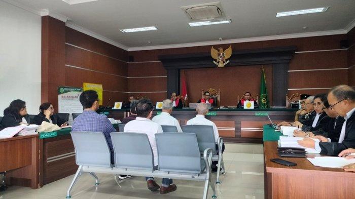 Suasana sidang PT Air Manado