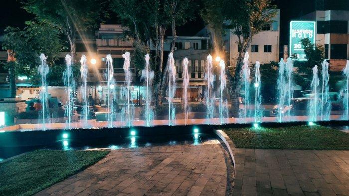 Taman Kesatuan Bangsa, Manado, Sulawesi Utara, Sabtu (18/3/2023) malam.