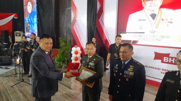 Upacara dan syukuran hari Bhayangkara ke 78 Polri digelar di kantor Pemprov Sulut, Senin (1/7/2024).