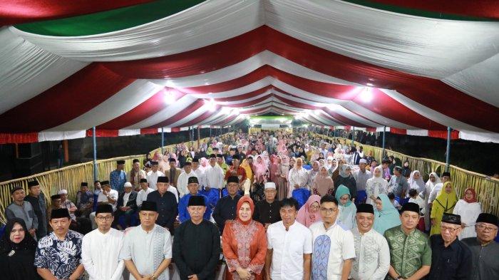Wali Kota Kotamobagu Ir Hj Tatong Bara meresmikan Masjid Al Mumin di Kelurahan Mongkonai Barat