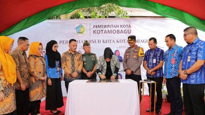 Wali Kota Kotamobagu Tatong Bara meresmikan Rumah Sakit Umum Daerah (RSUD) Kotamobagu, Sulawesi Utara, Kamis (7/9/2023).