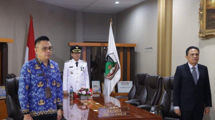 Wali Kota Tomohon Caroll Joram Azarias Senduk mengikuti upacara nasional peringatan Hari Otonomi Daerah XXIXyang dipusatkan di Kota Balikpapan, Kalimantan Timur.