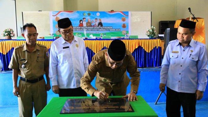 Workshop kelurahan sadar kerukunan yang dibuka oleh Pj Wali Kota Kotamobagu Asripan Nani.