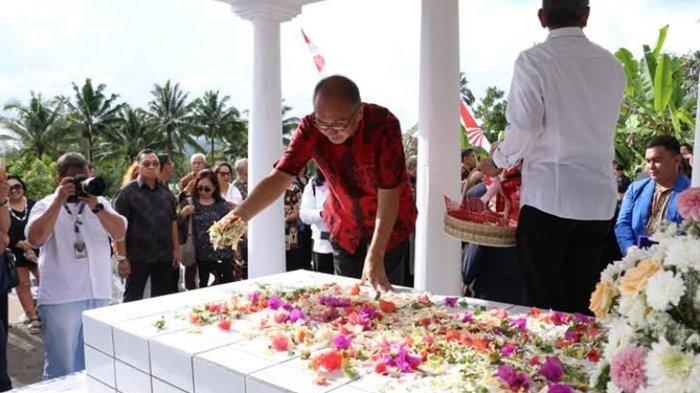 MAKAM - Ziarah Oikumenis bersama MPH PGI dan Panitia HUT PGI ke - 75 di Makam Ds.W.J Rumambi, Senin (7/4/2025).
