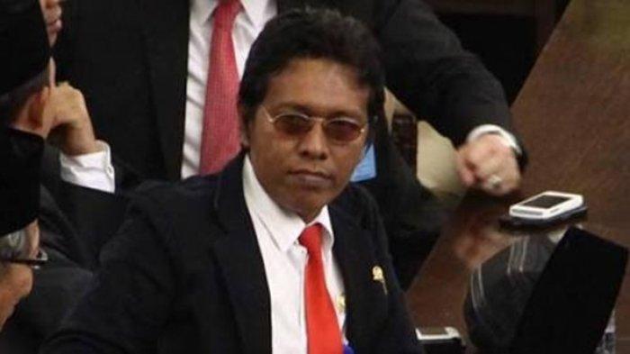 Adian Napitupulu.01