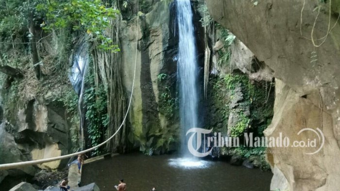 Air Terjun Parom di Bitung, Sumatera Utara.