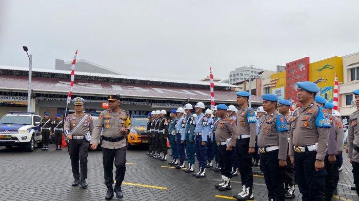 Apel gelar pasukan Operasi Patuh Samrat 2023 di Lapangan Mega Mas, Kota Manado, Sulawesi Utara Senin (10/7/2023).